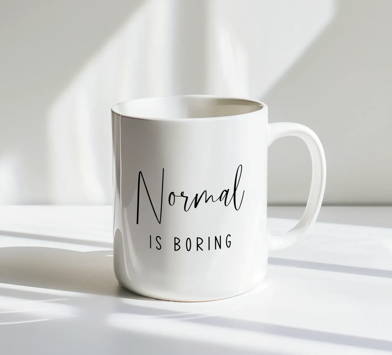 Normale è noioso tazza in ceramica da Shark Printables
