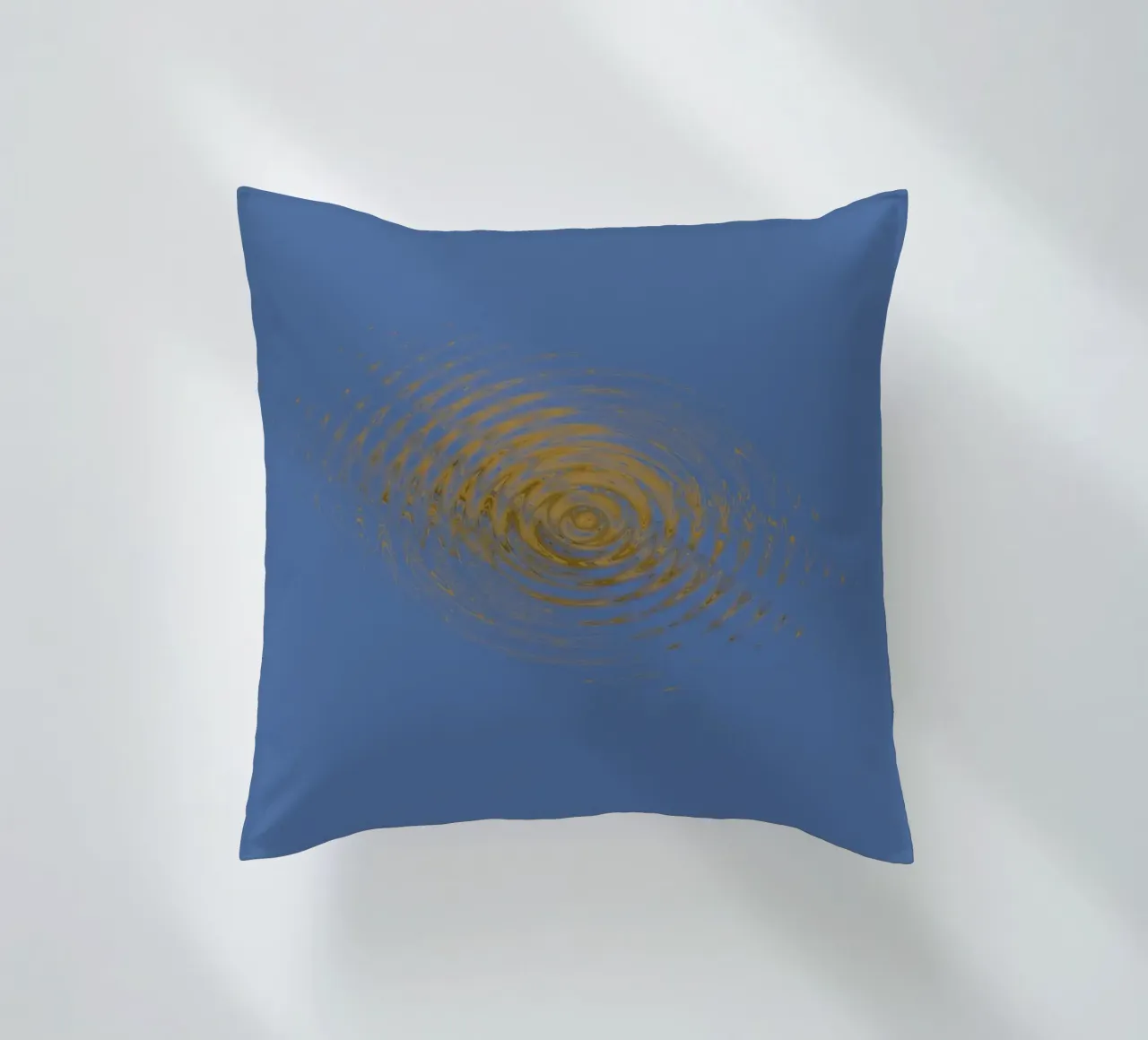 Motif circulaire abstrait et dynamique en bleu et jaune coussin de Something for you