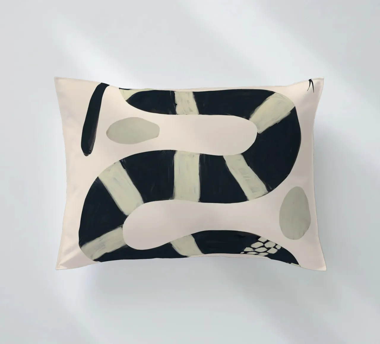 Serpente bianco e nero cuscino da ThingDesign