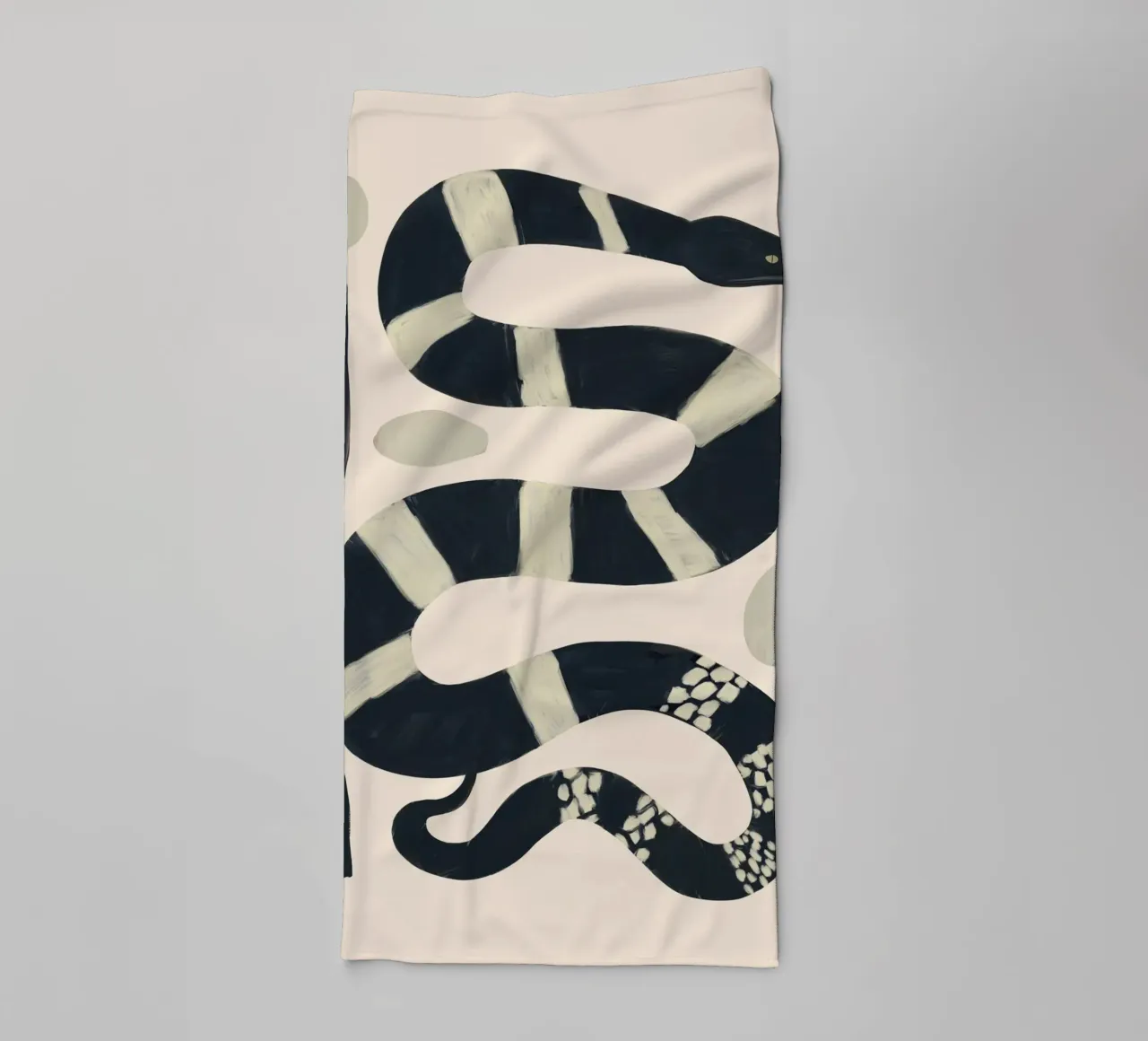 Serpente bianco e nero asciugamano da bagno da ThingDesign