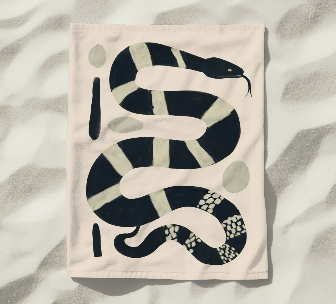 Serpente bianco e nero telo mare da ThingDesign