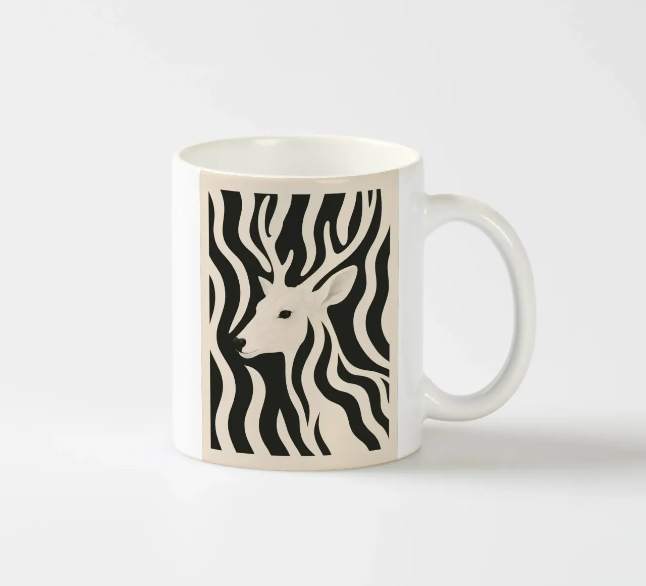 Cervo in bianco e nero tazza in ceramica da ThingDesign