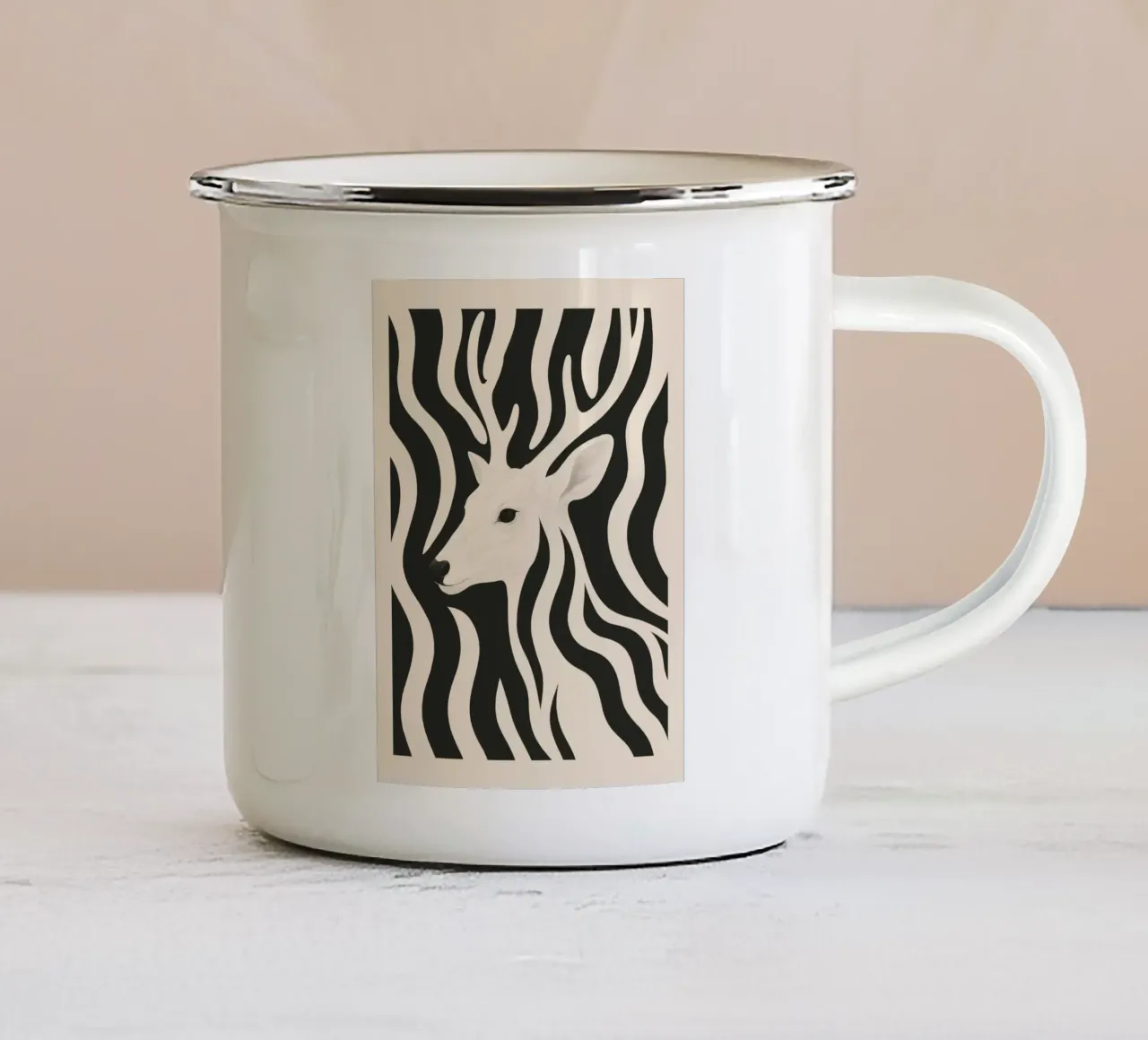 Cervo in bianco e nero tazza in smalto da ThingDesign