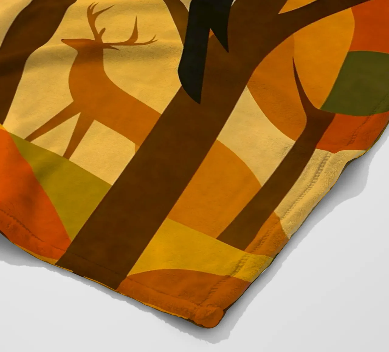 Scoiattolo, volpe e cervo in una foresta autunnale coperta in pile da ARTOMATIC
