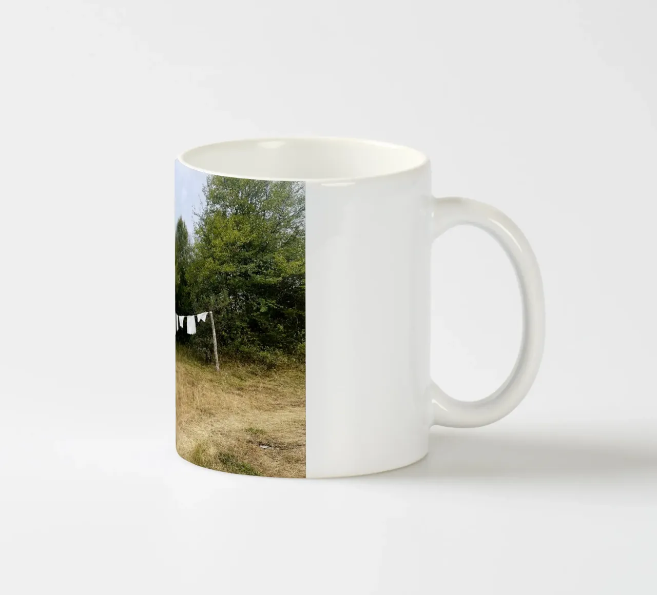 Wäscheleine a Cendry, Borgogna - Franche Comté tazza in ceramica da Simon Koy