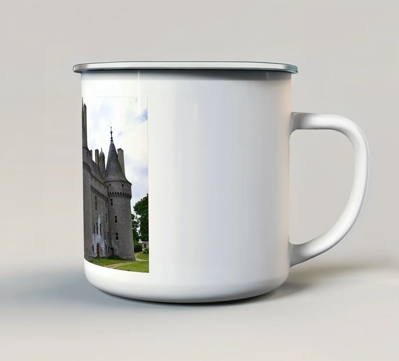 FAA365 CHATEAU DE Kerouzéré. tazza in smalto da Thierry vobmann photography