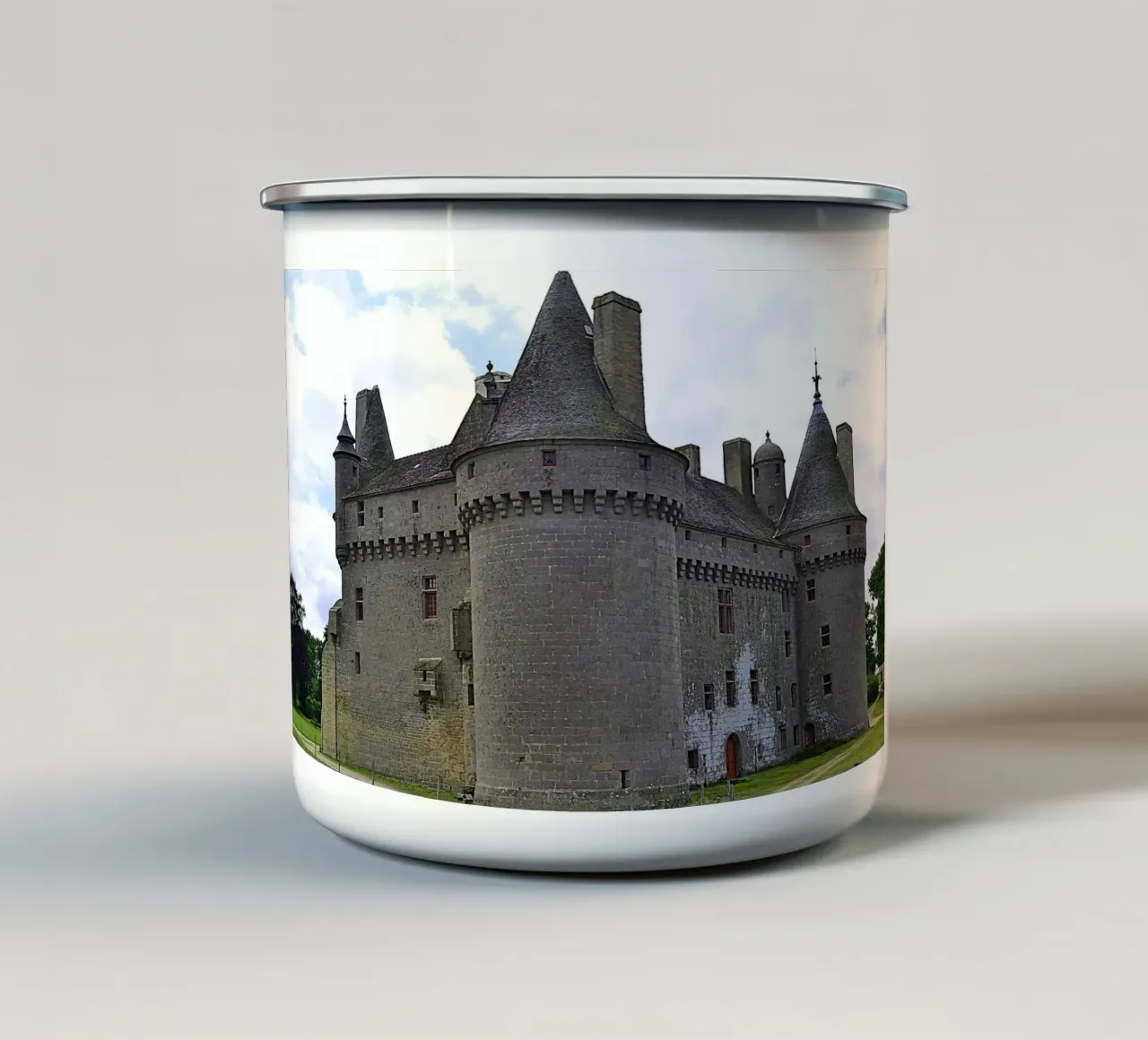 FAA365 CHATEAU DE Kerouzéré. tazza in smalto da Thierry vobmann photography