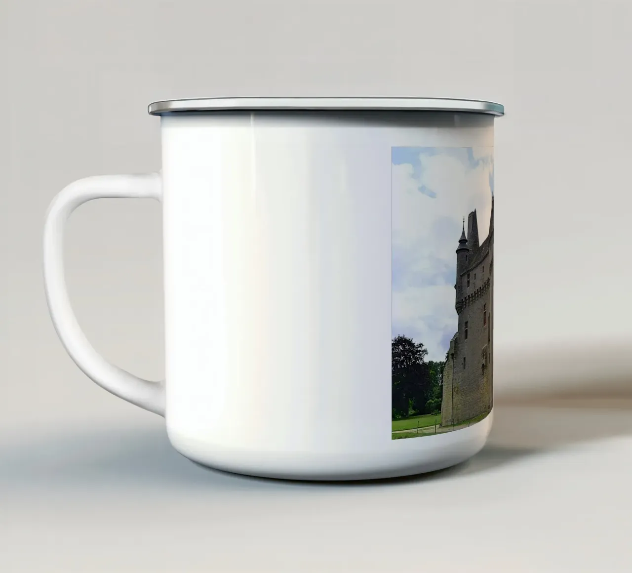 FAA365 CHATEAU DE Kerouzéré. tazza in smalto da Thierry vobmann photography