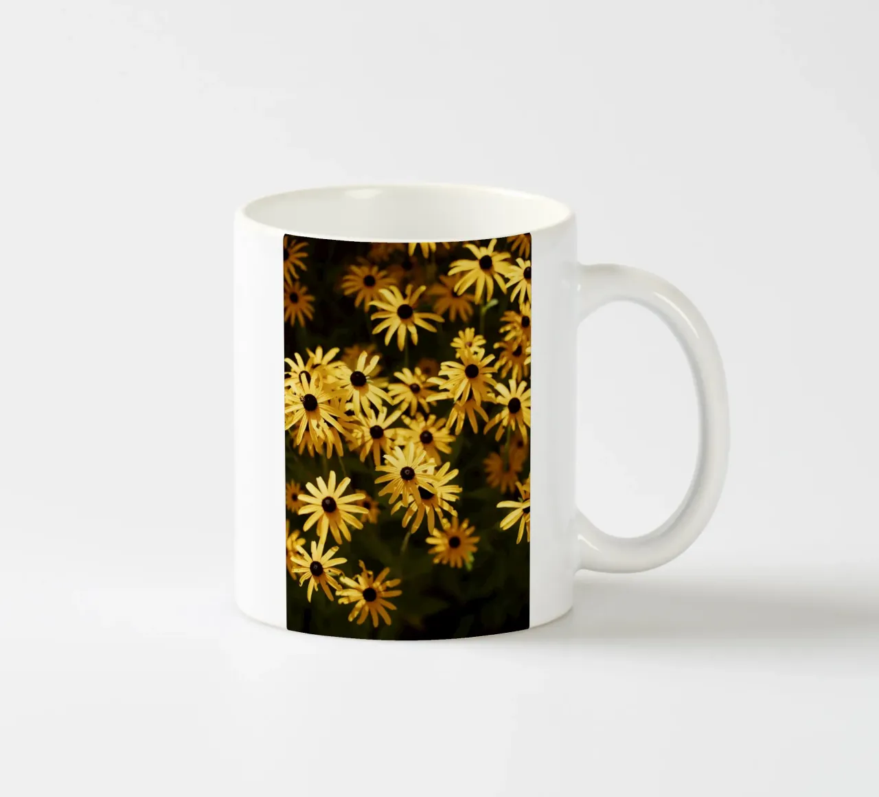 Blumen in Bourgogne - Franche Comté tazza in ceramica da Simon Koy
