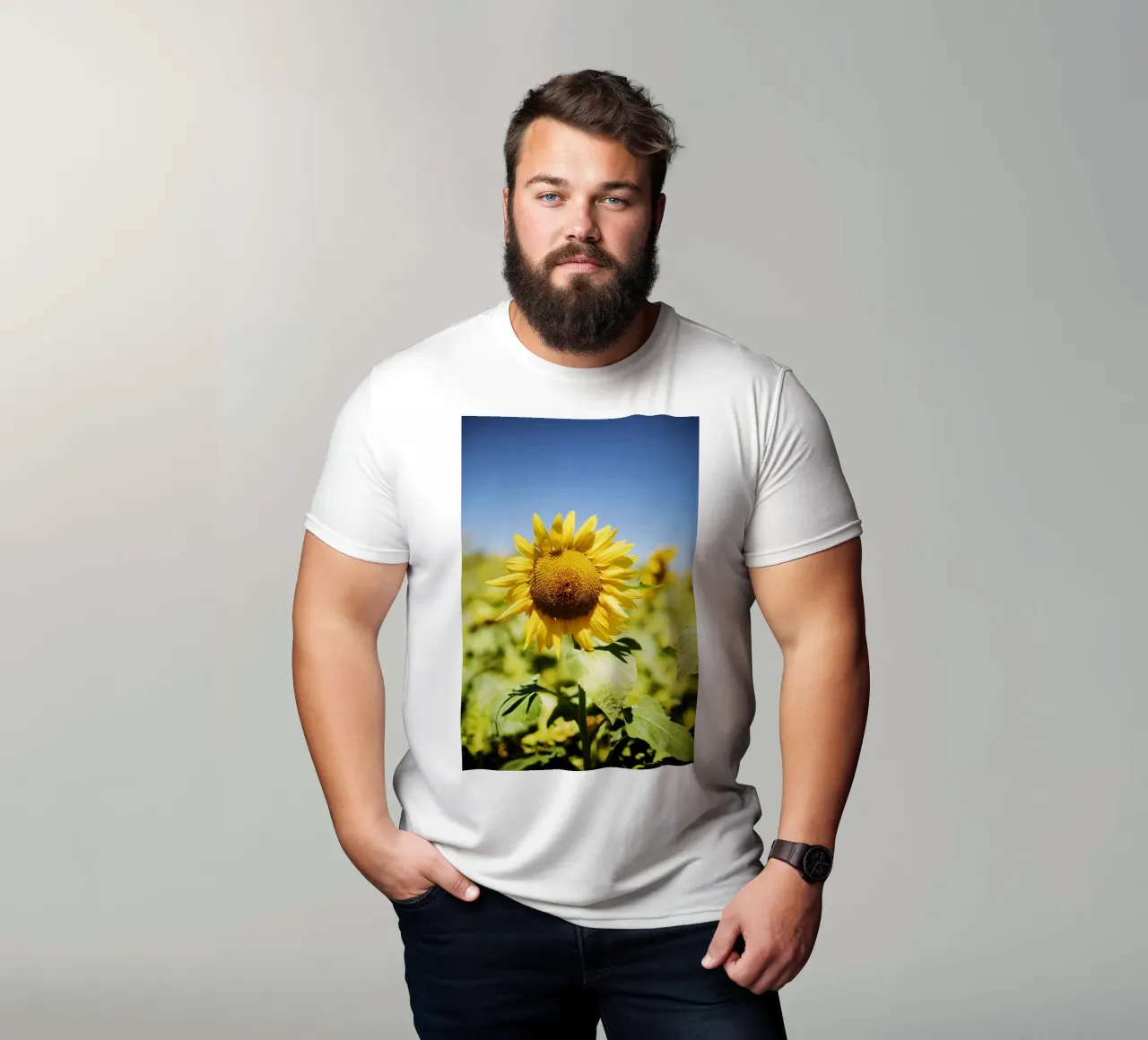 Sonnenblume in Bourgogne - Franche Comté, Frankreich t-shirt da Simon Koy