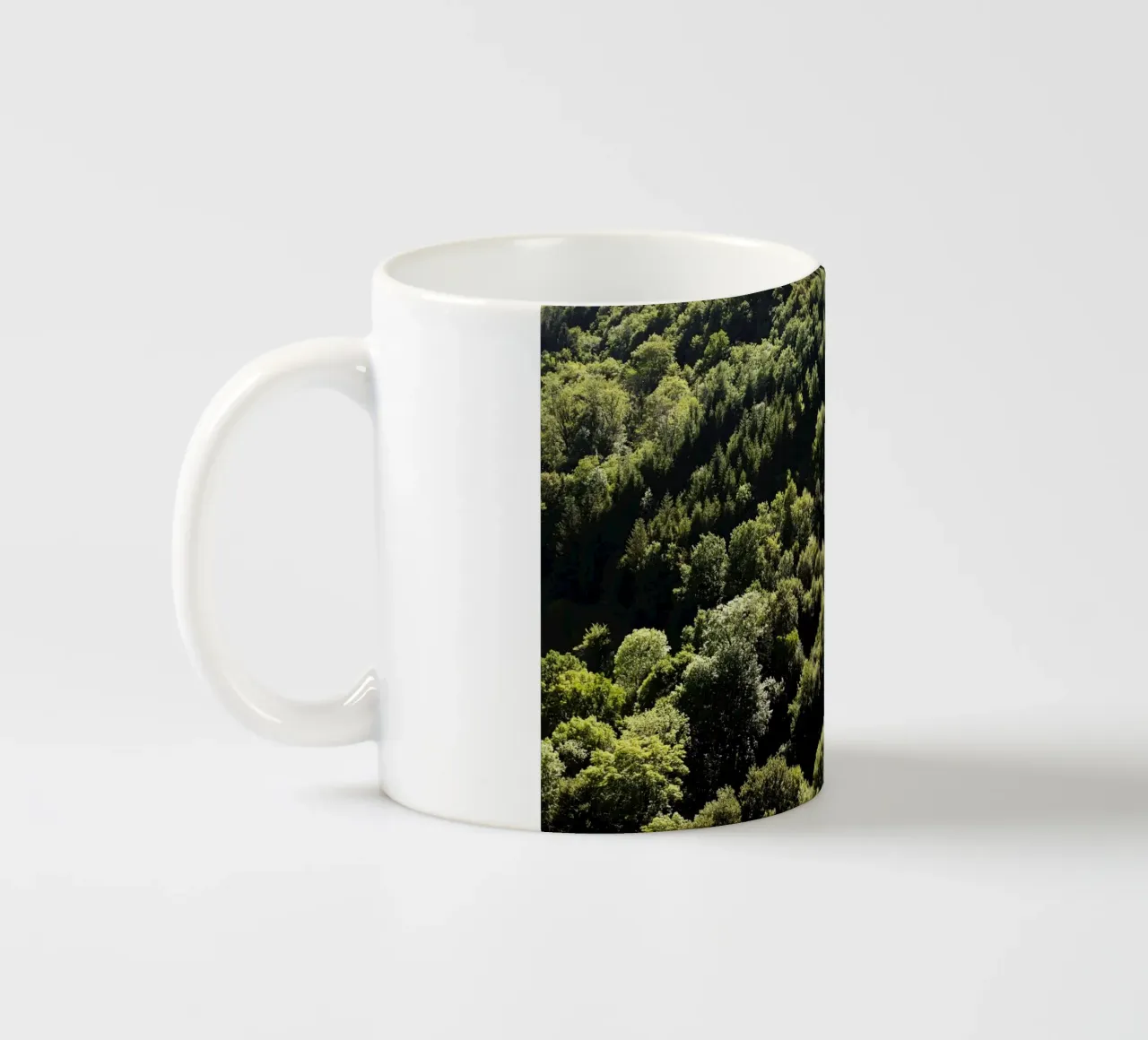Wald in Bourgogne - Franche Comté, Frankreich tazza in ceramica da Simon Koy