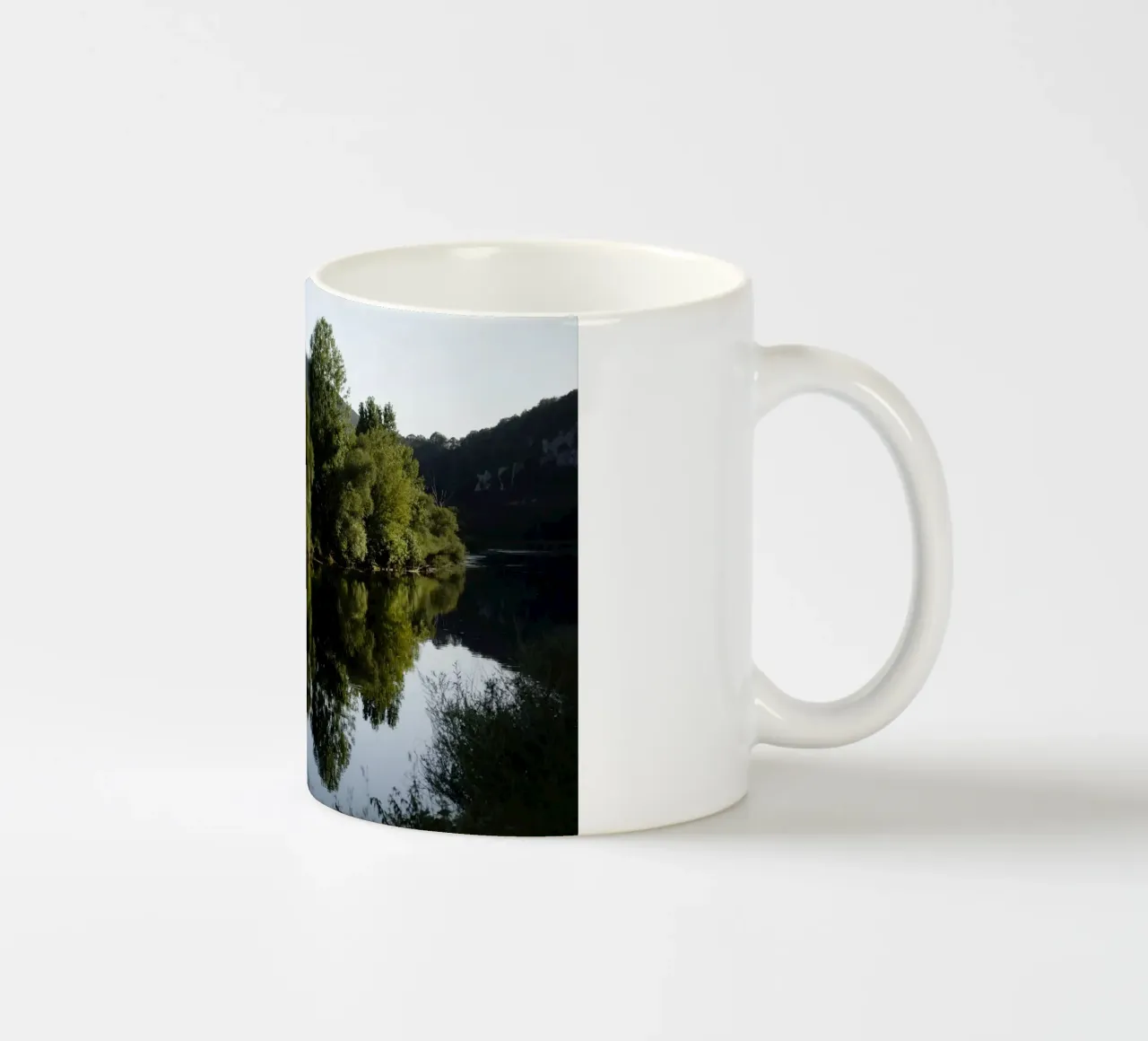 Doubs in Bourgogne - Franche Comté, Frankreich tazza in ceramica da Simon Koy
