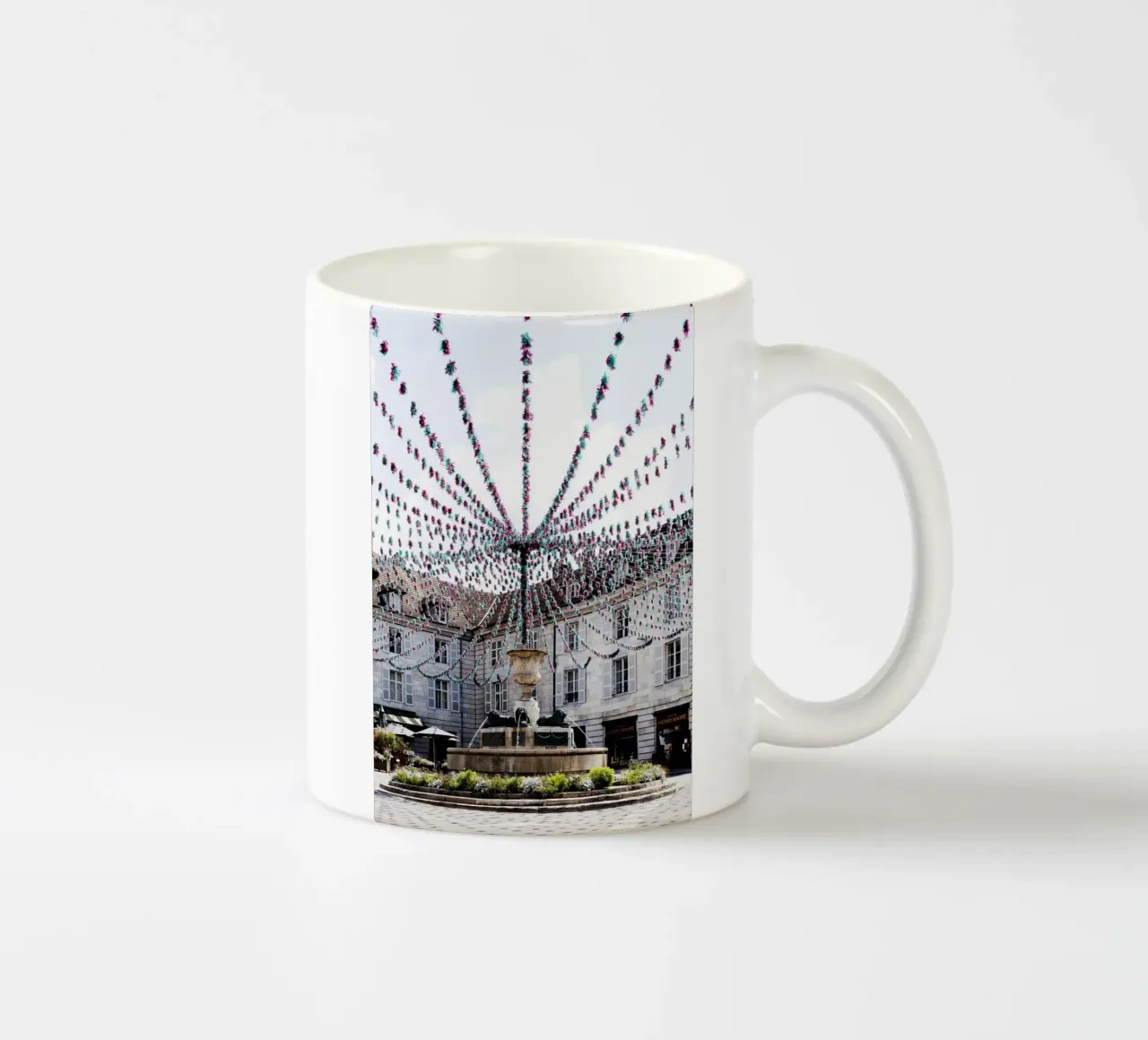 Arbois in Bourgogne - Franche Comté, Frankreich tazza in ceramica da Simon Koy