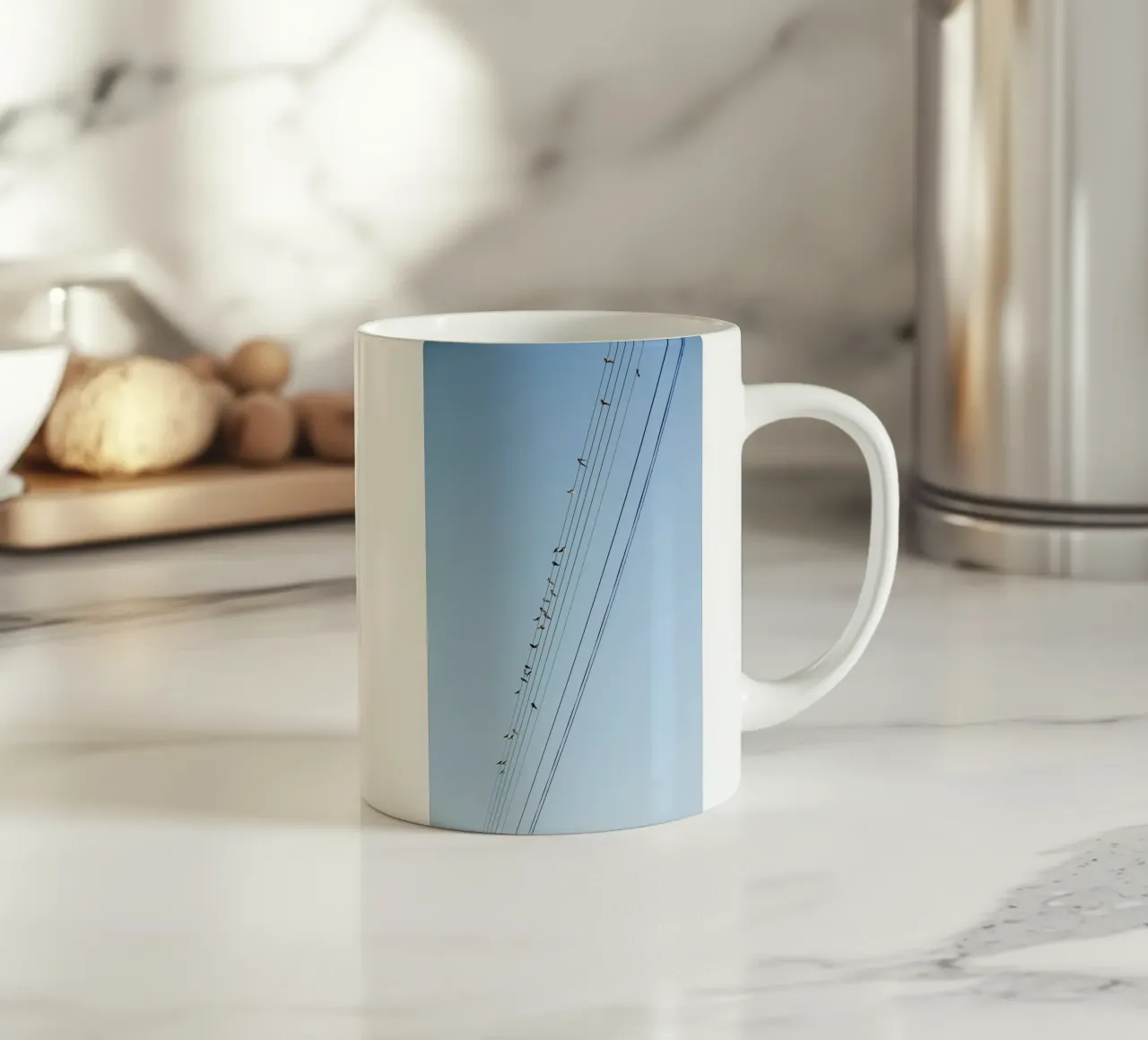 Uccelli sulle linee elettriche in Bourgogne - Franche Comté tazza in ceramica da Simon Koy