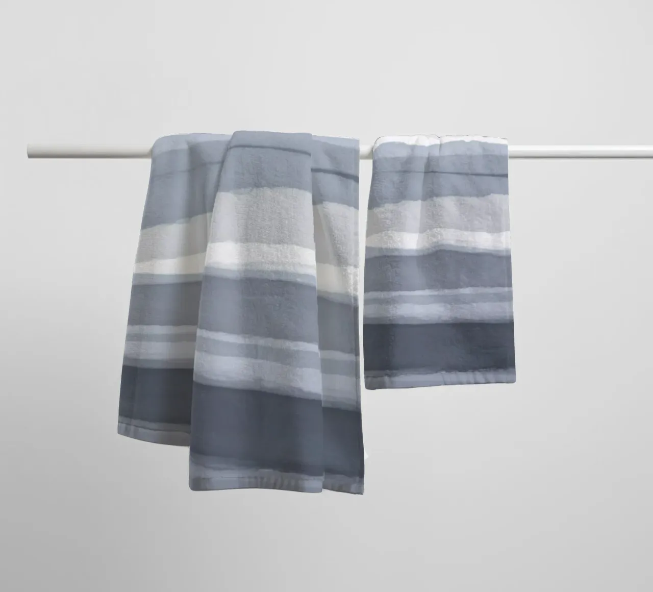 Strips 3 | Indigo Minimal Pastel asciugamano da bagno da sabidussi
