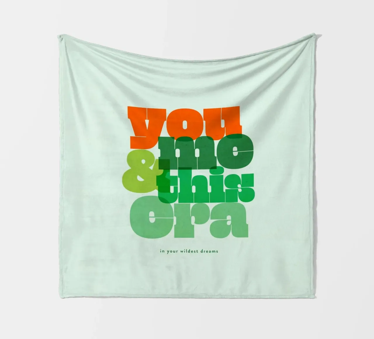 Tu, io e quest'epoca - Tipografia retro Dopamina coperta in pile da Dominique Vari Words