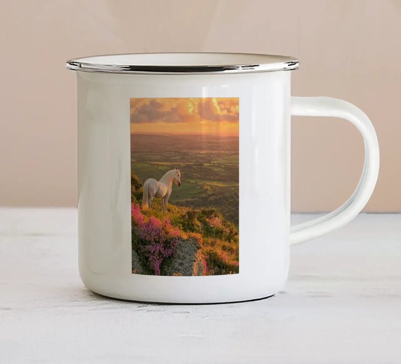 horse on hill tazza in smalto da ryan