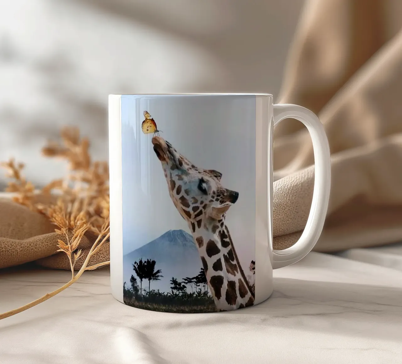 giraffe and butterfly tazza in ceramica da ryan