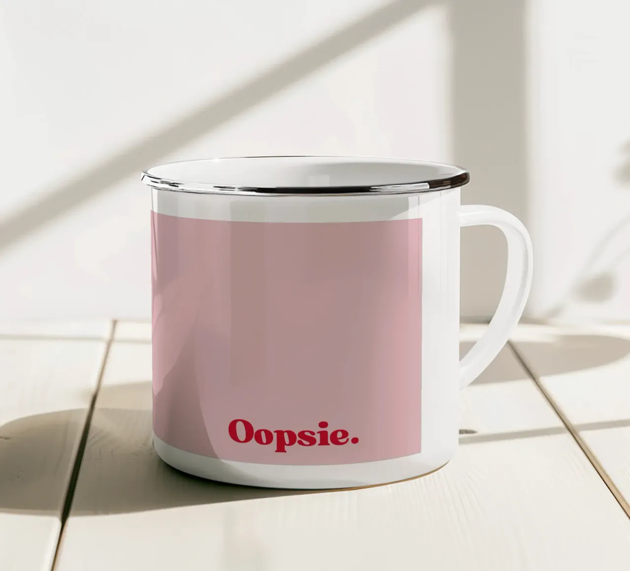 Oopsie tazza in smalto da PurePeachStudio
