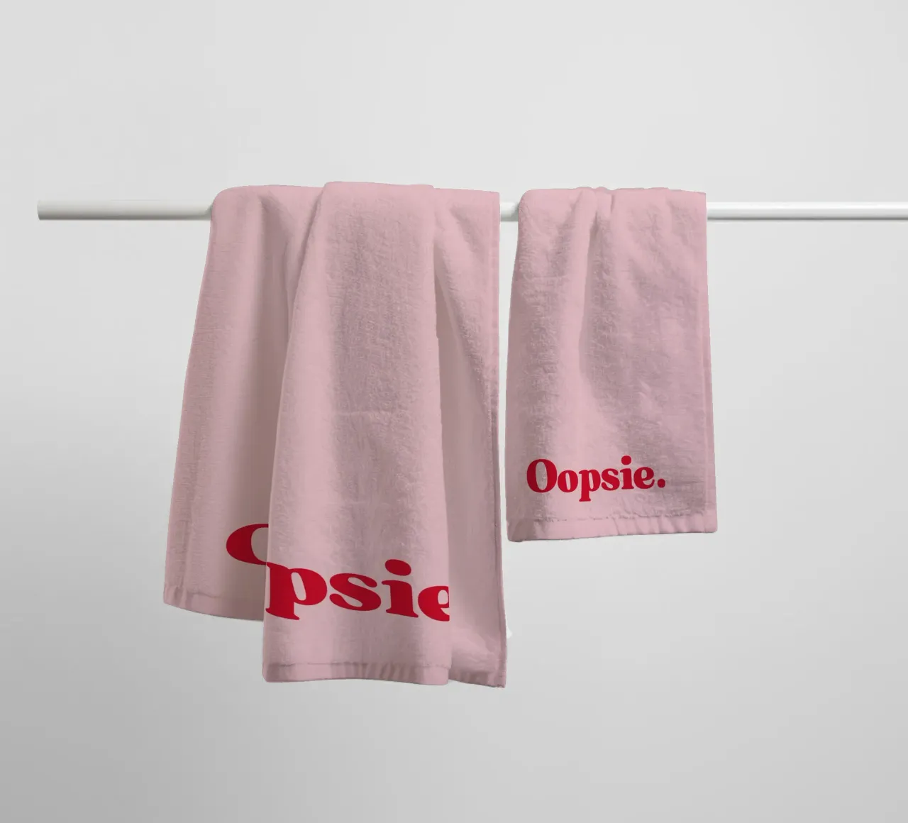 Oopsie asciugamano da bagno da PurePeachStudio