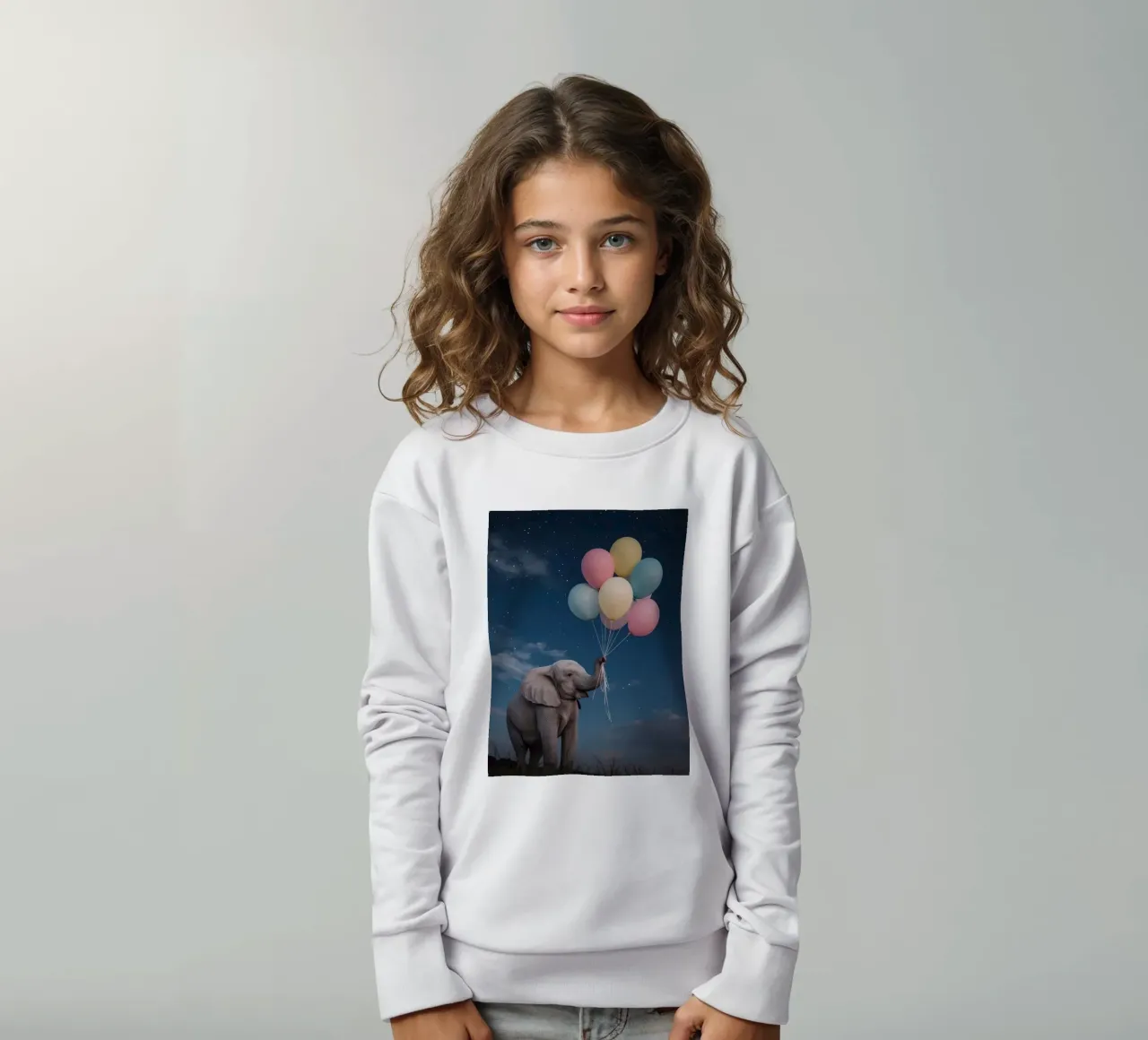 Elefante carino con palloncini in mano di notte felpa bambino da DesignDoodle