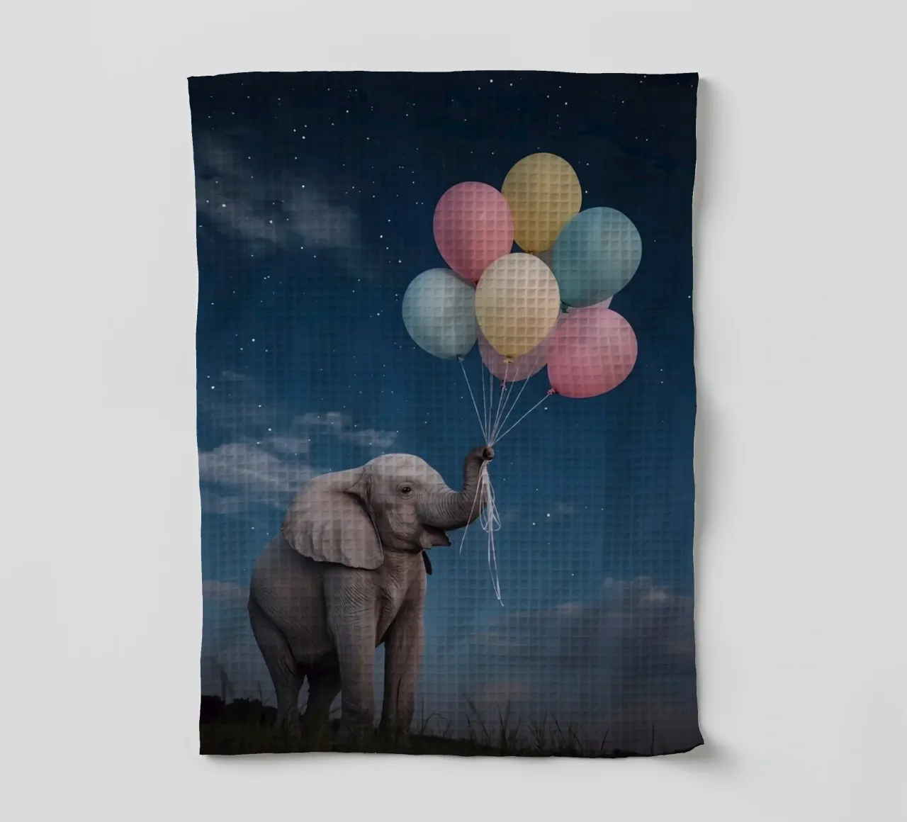 Elefante carino con palloncini in mano di notte canovaccio da cucina da DesignDoodle