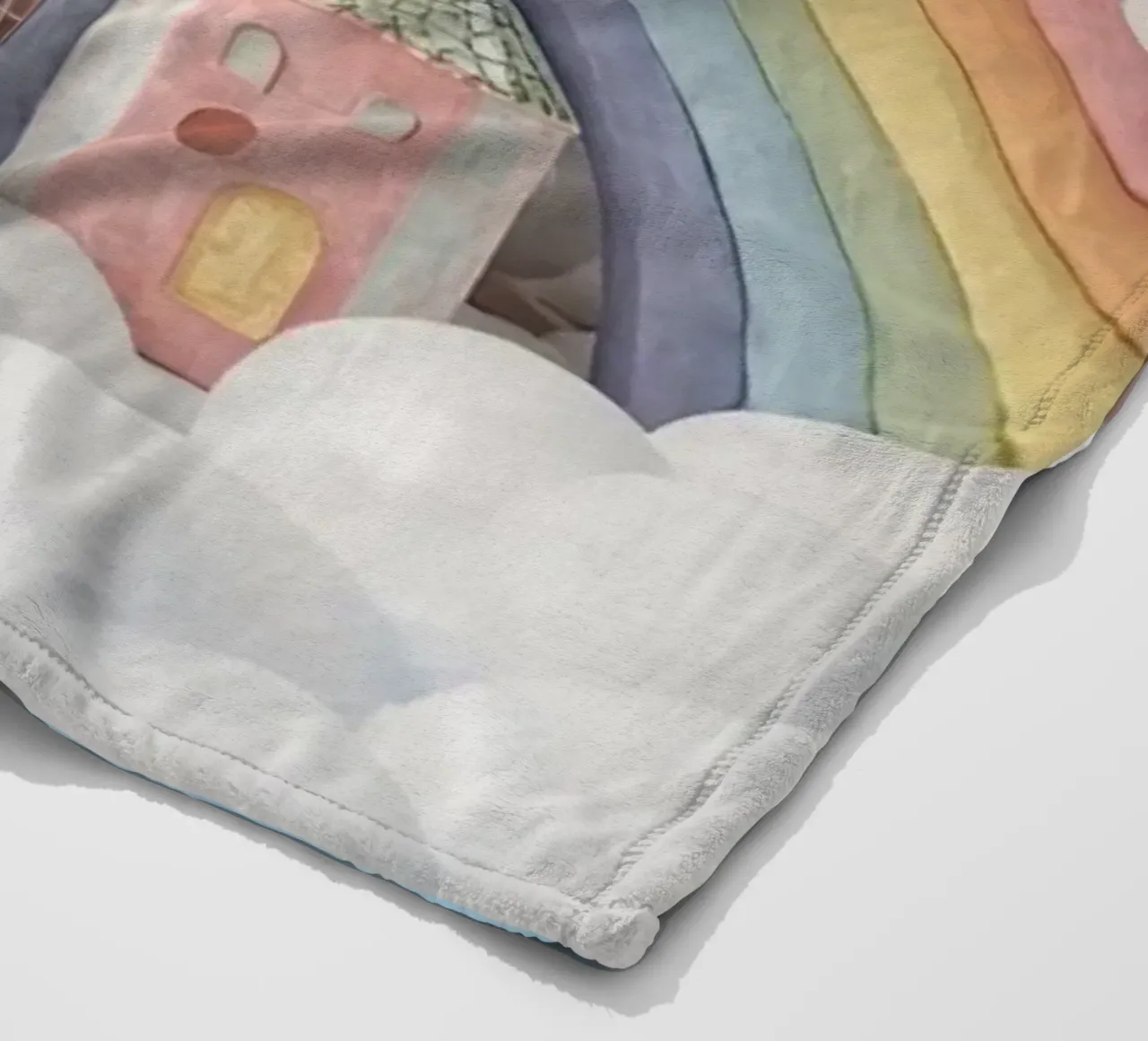 Scena di castello fantasy con arcobaleno e nuvole coperta in pile da DesignDoodle