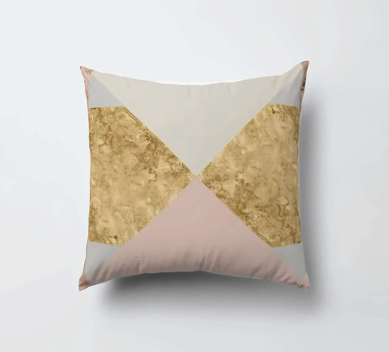 Composizione geometrica astratta con texture oro e grunge cuscino da DesignDoodle