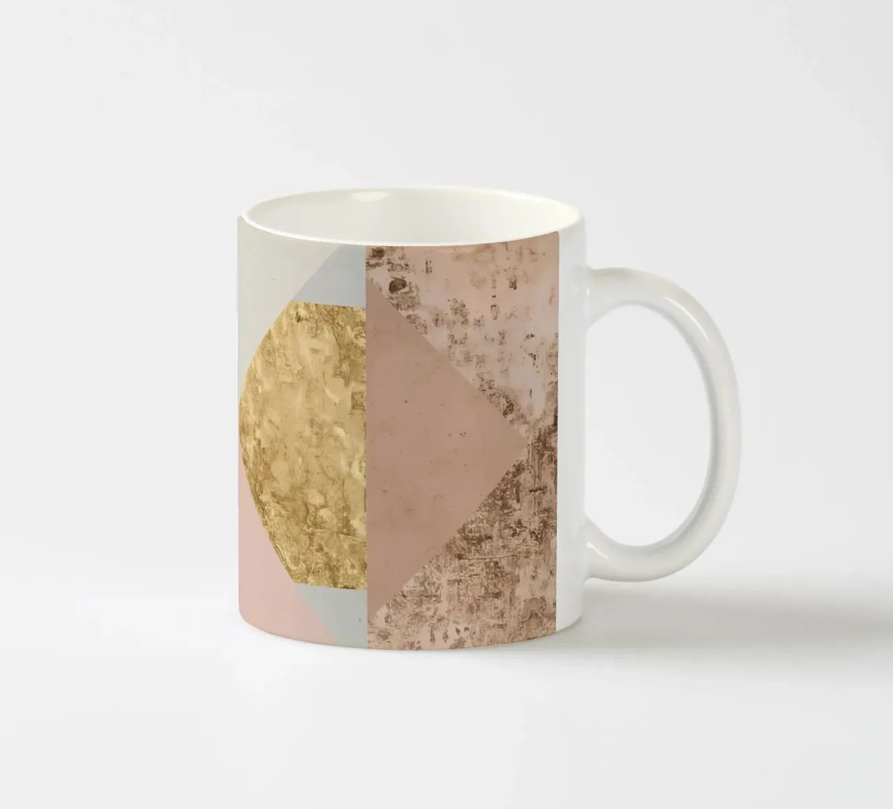 Composizione geometrica astratta con texture oro e grunge tazza in ceramica da DesignDoodle