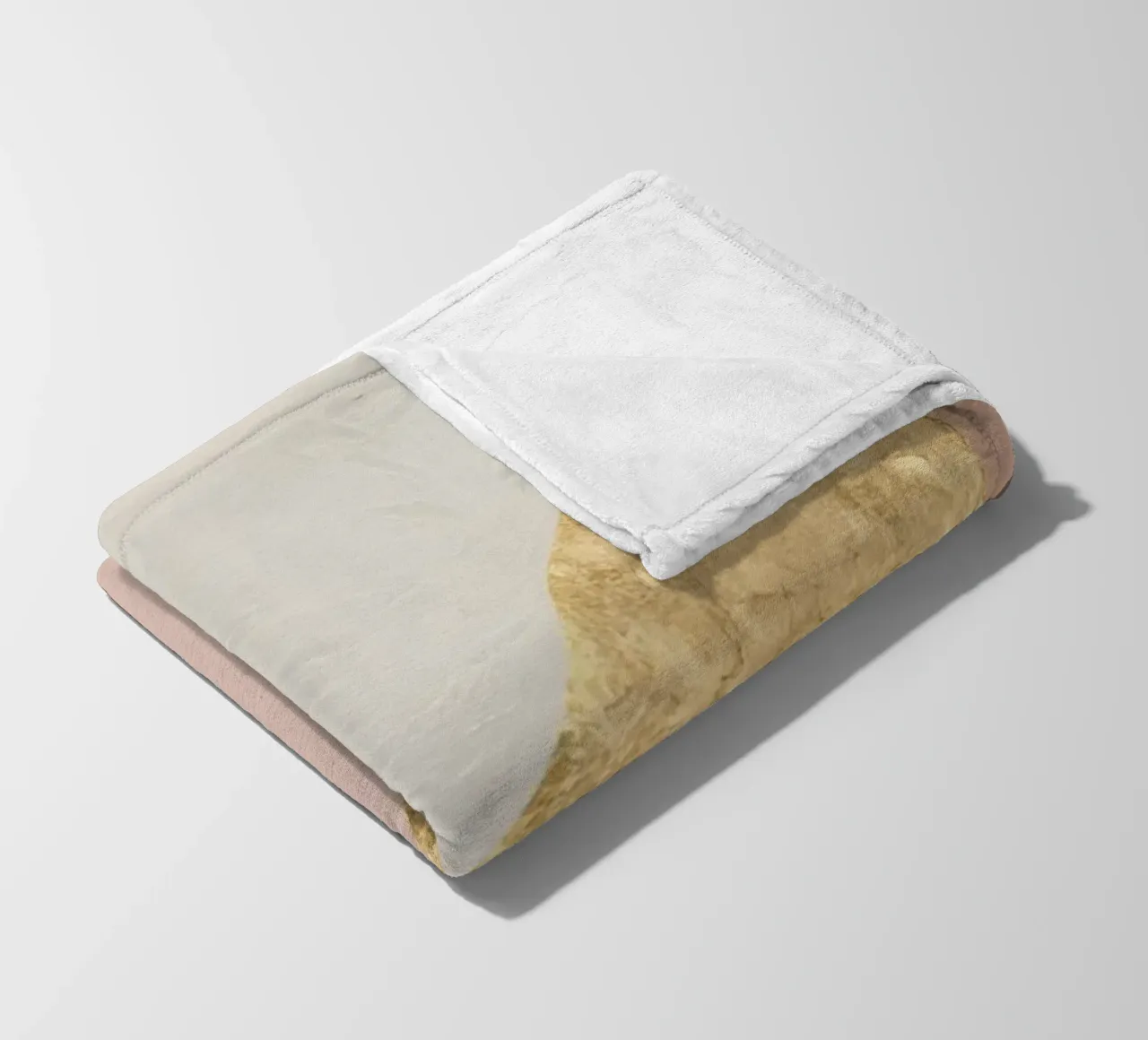 Composizione geometrica astratta con texture oro e grunge coperta in pile da DesignDoodle