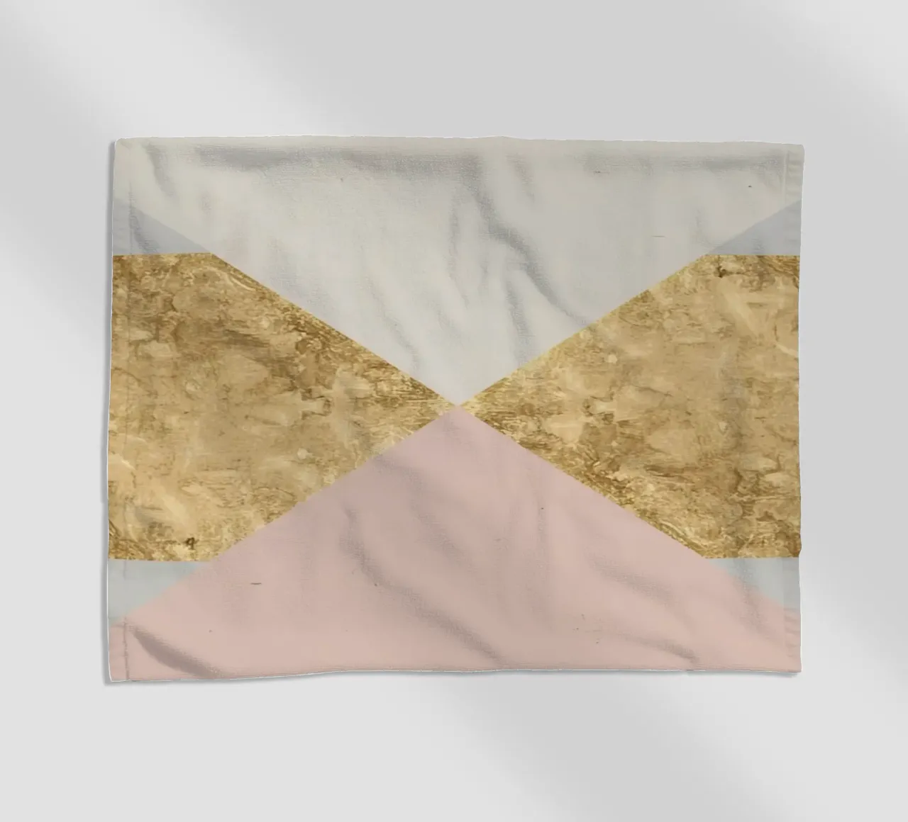 Composizione geometrica astratta con texture oro e grunge telo mare da DesignDoodle