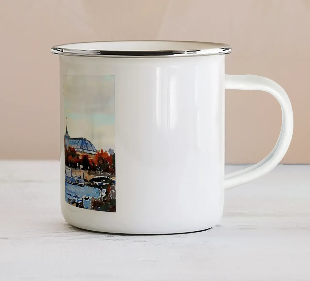 A Parigi tazza in smalto da Massimo Frascogna