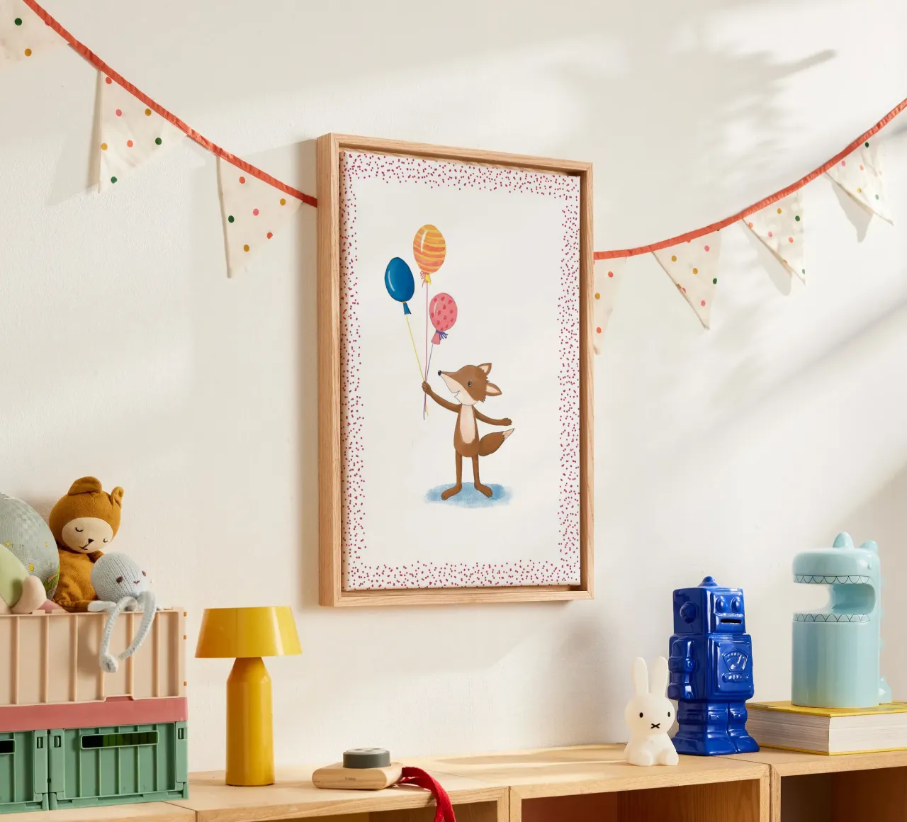 piccola volpe con palloncini tela con Cornice a cassetta da Farbwelten