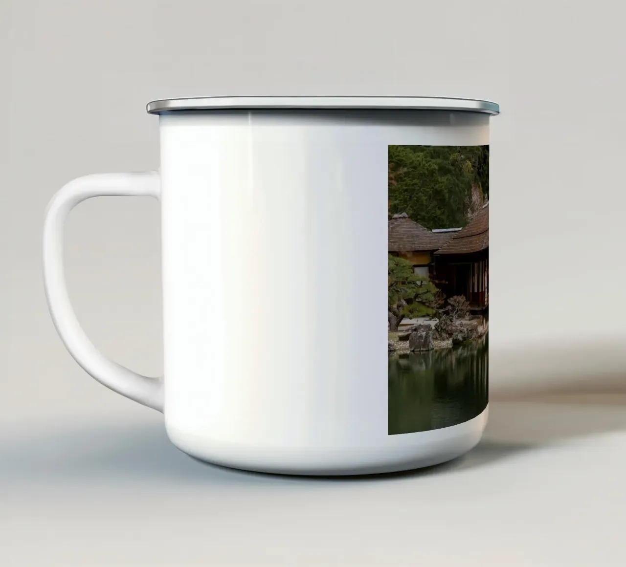Giardino giapponese Geisha a Takamatsu, Giappone tazza in smalto da Marcel Bisig