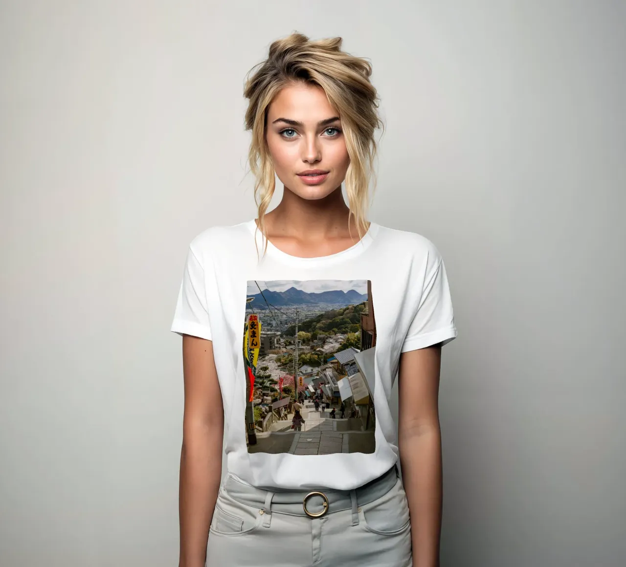 Le scale dei templi in Giappone t-shirt da donna da Marcel Bisig