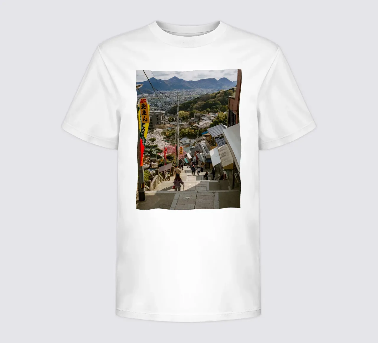 Le scale dei templi in Giappone t-shirt bambini da Marcel Bisig