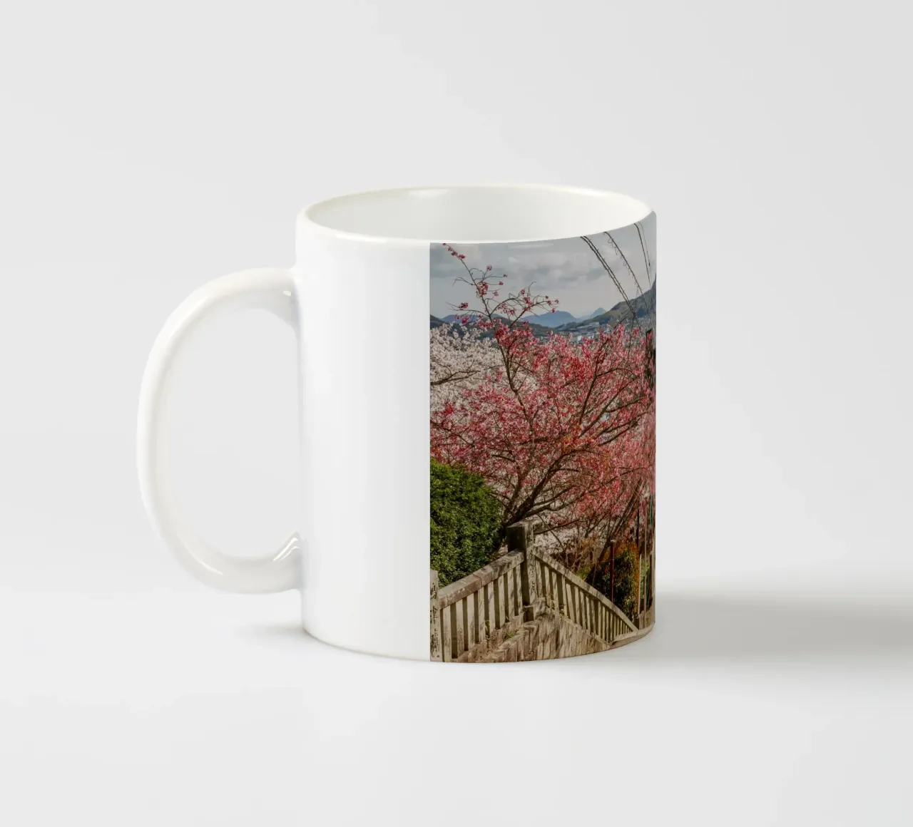 Le scale del tempio di Shikoku, Giappone tazza in ceramica da Marcel Bisig