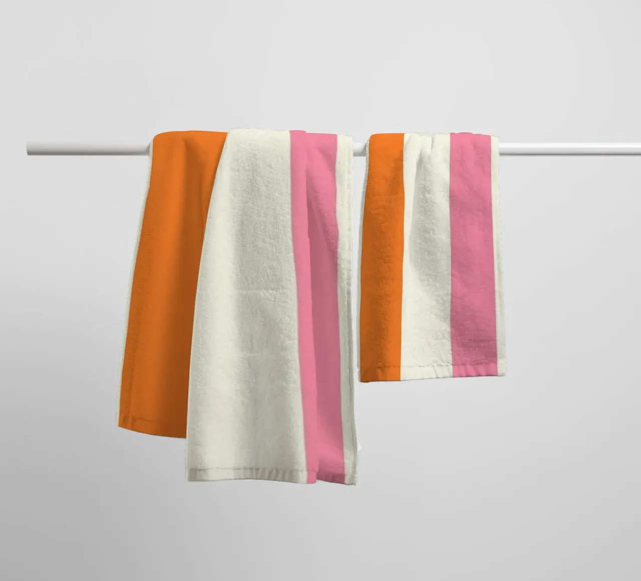 Retro 60s Vibrant Summer Vibes Stripes No3 asciugamano da bagno da TijanaArtStudio88