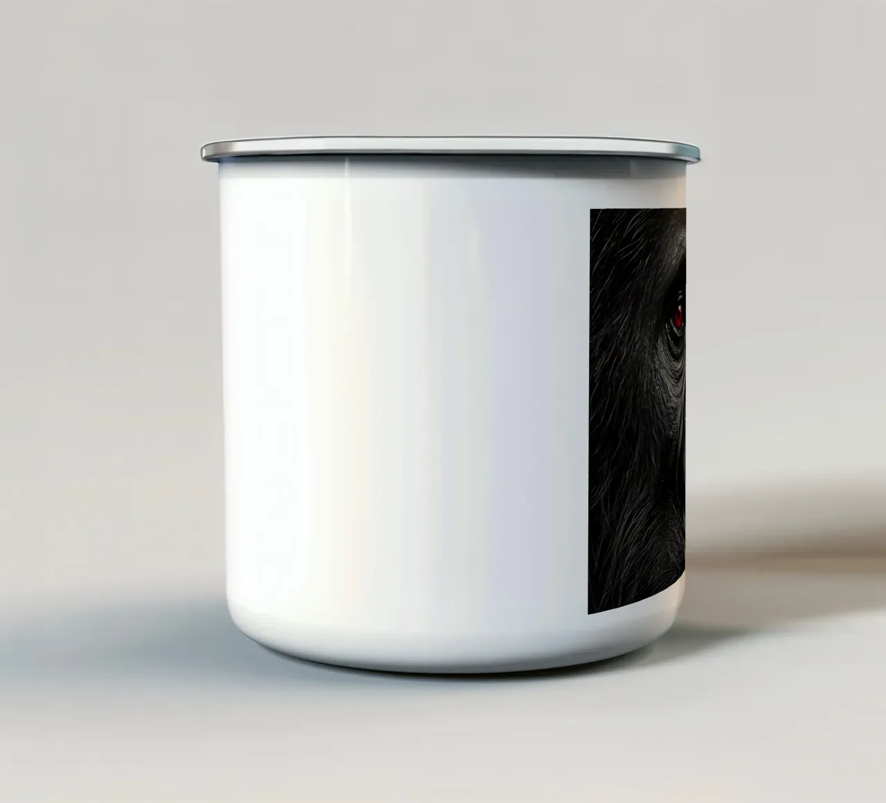 Ritratto di gorilla con occhi rossi tazza in smalto da DesignDoodle
