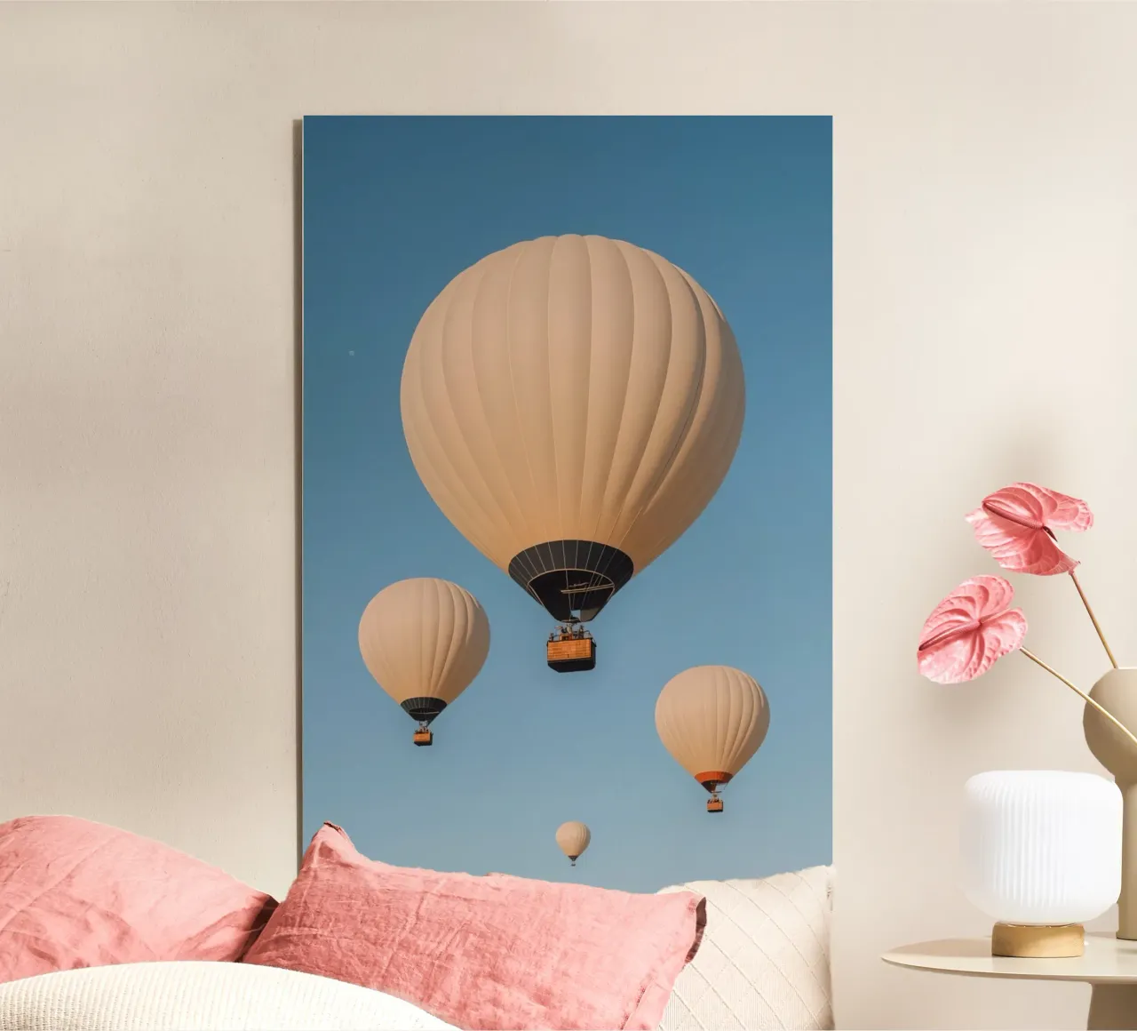 Mongolfiere in un cielo blu alluminio dibond da DesignDoodle