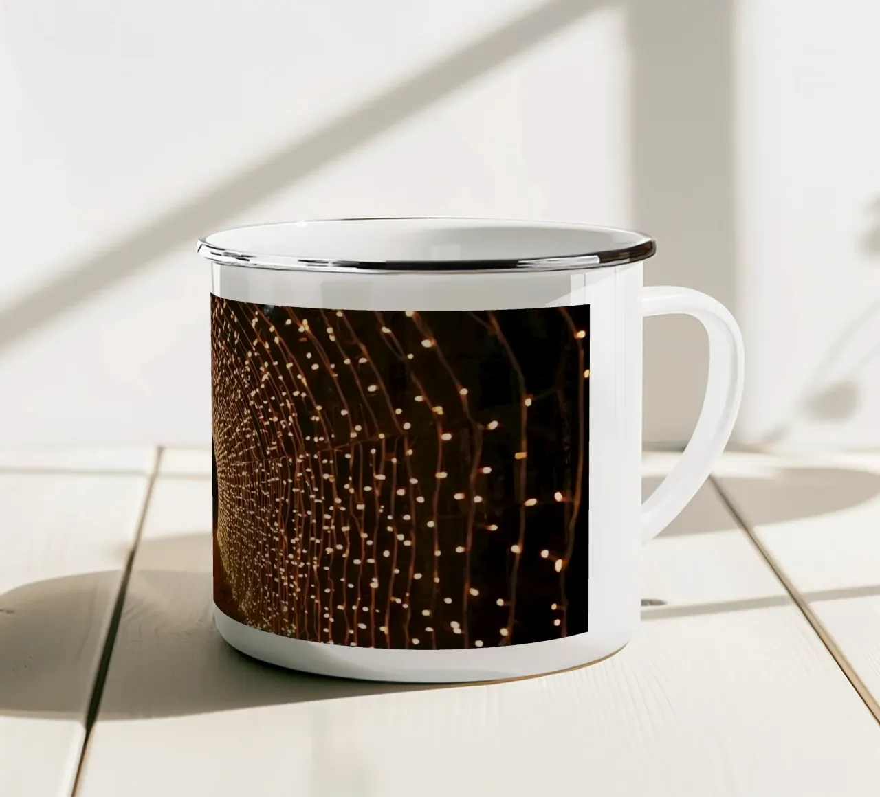 Arco illuminato con luci di fata tazza in smalto da DesignDoodle