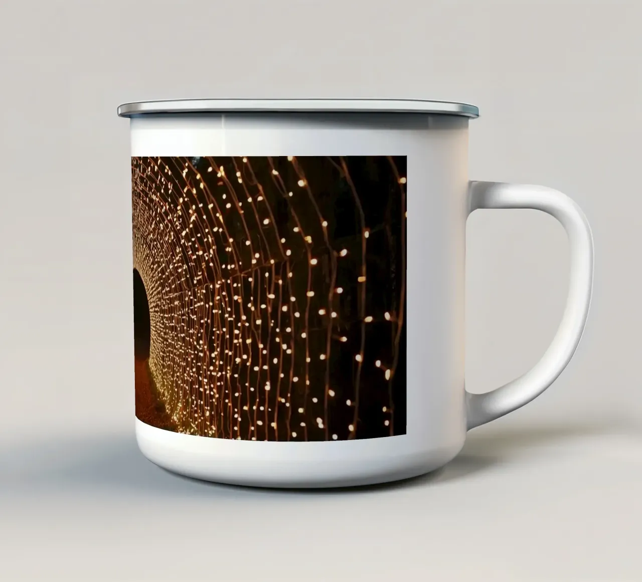 Arco illuminato con luci di fata tazza in smalto da DesignDoodle