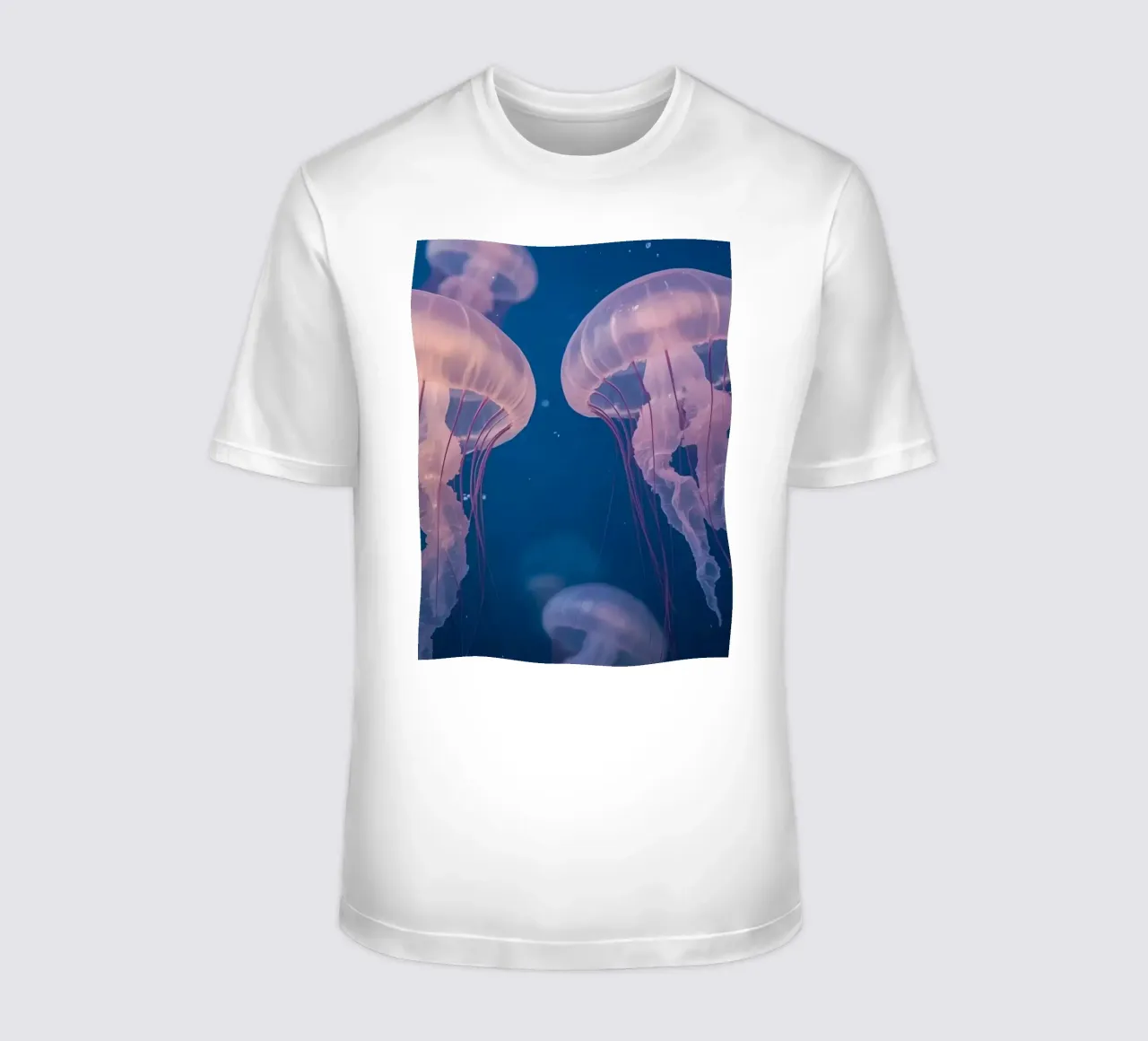 Meduse in acqua blu t-shirt da DesignDoodle