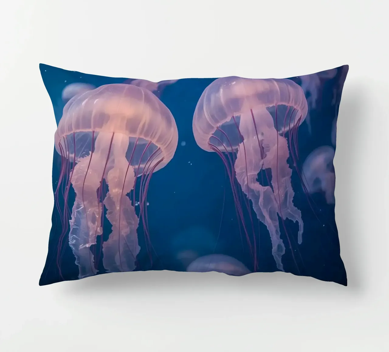 Meduse in acqua blu cuscino da DesignDoodle