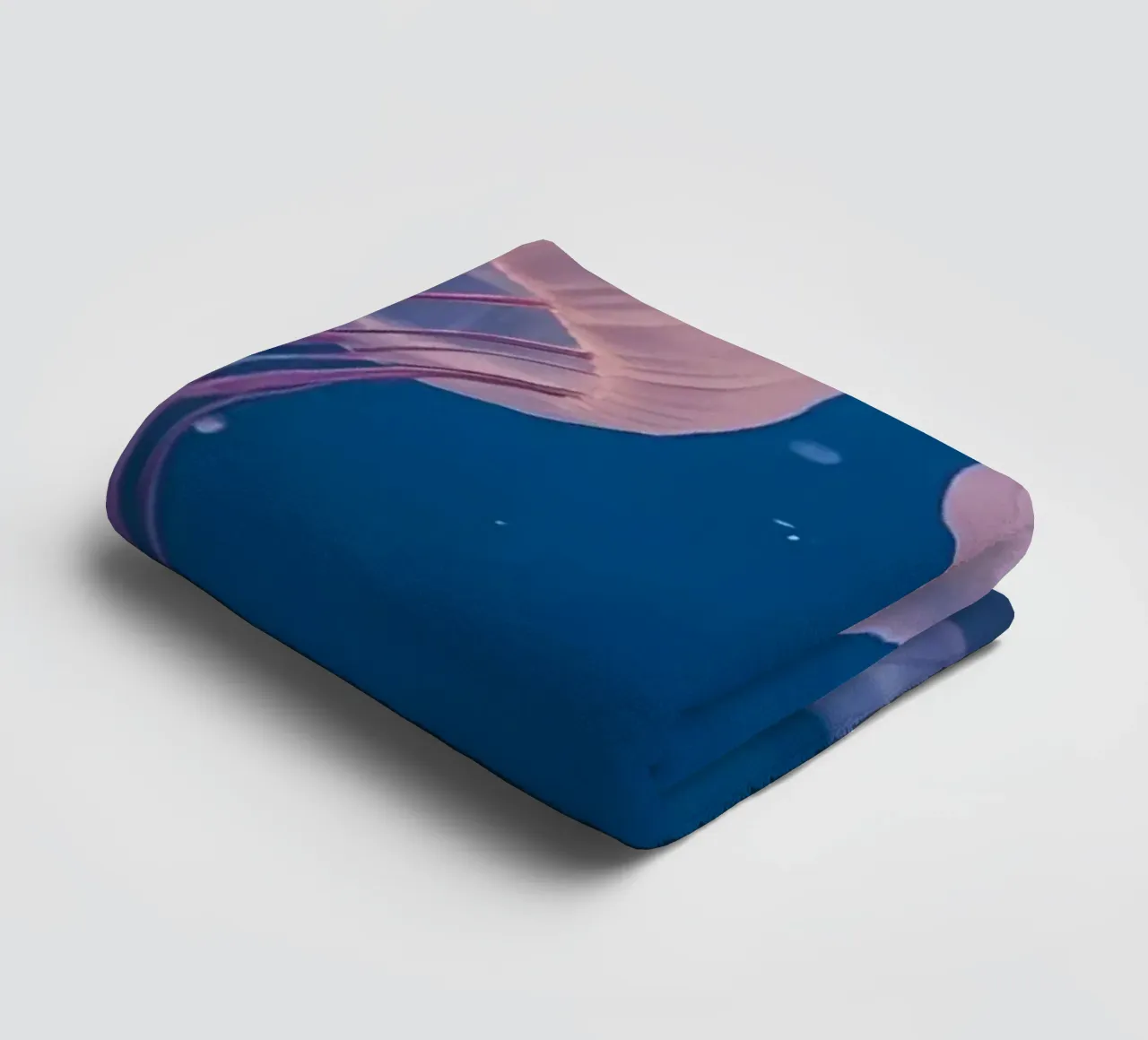Meduse in acqua blu asciugamano da bagno da DesignDoodle
