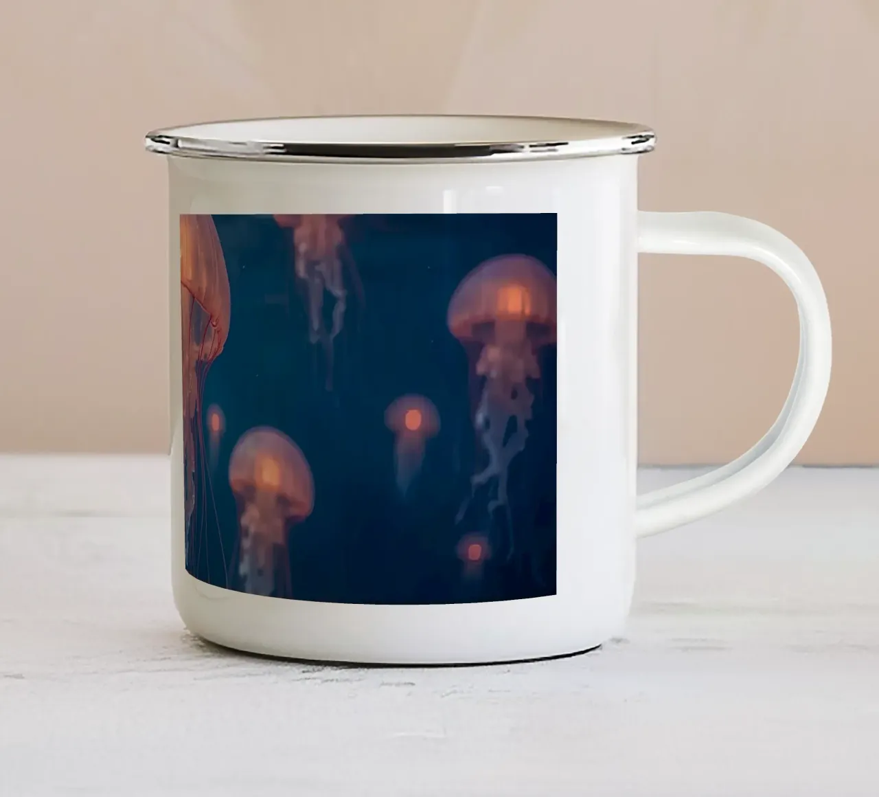 Meduse in acqua blu scuro tazza in smalto da DesignDoodle
