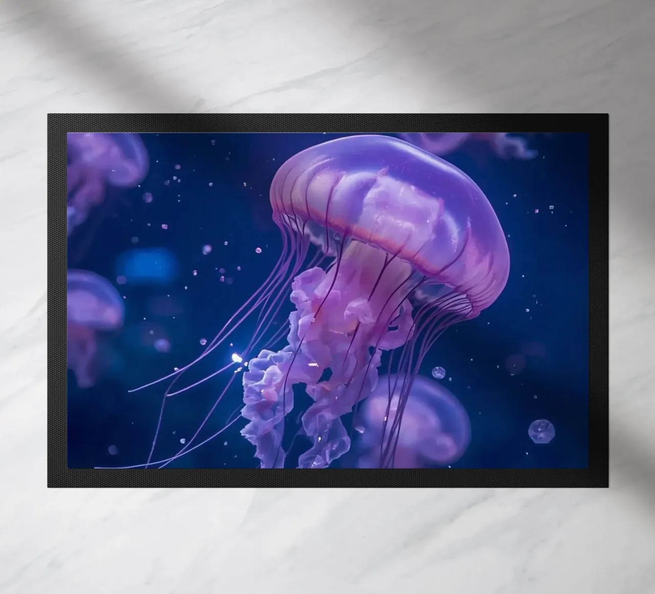 Meduse in acque profonde e blu zerbino da DesignDoodle