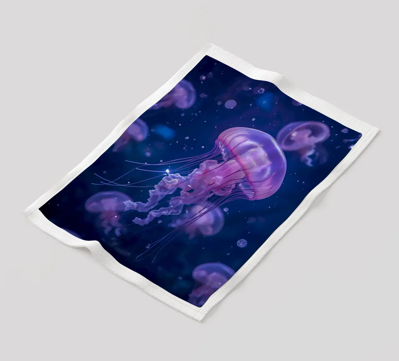 Meduse in acque profonde e blu coperta in pile da DesignDoodle
