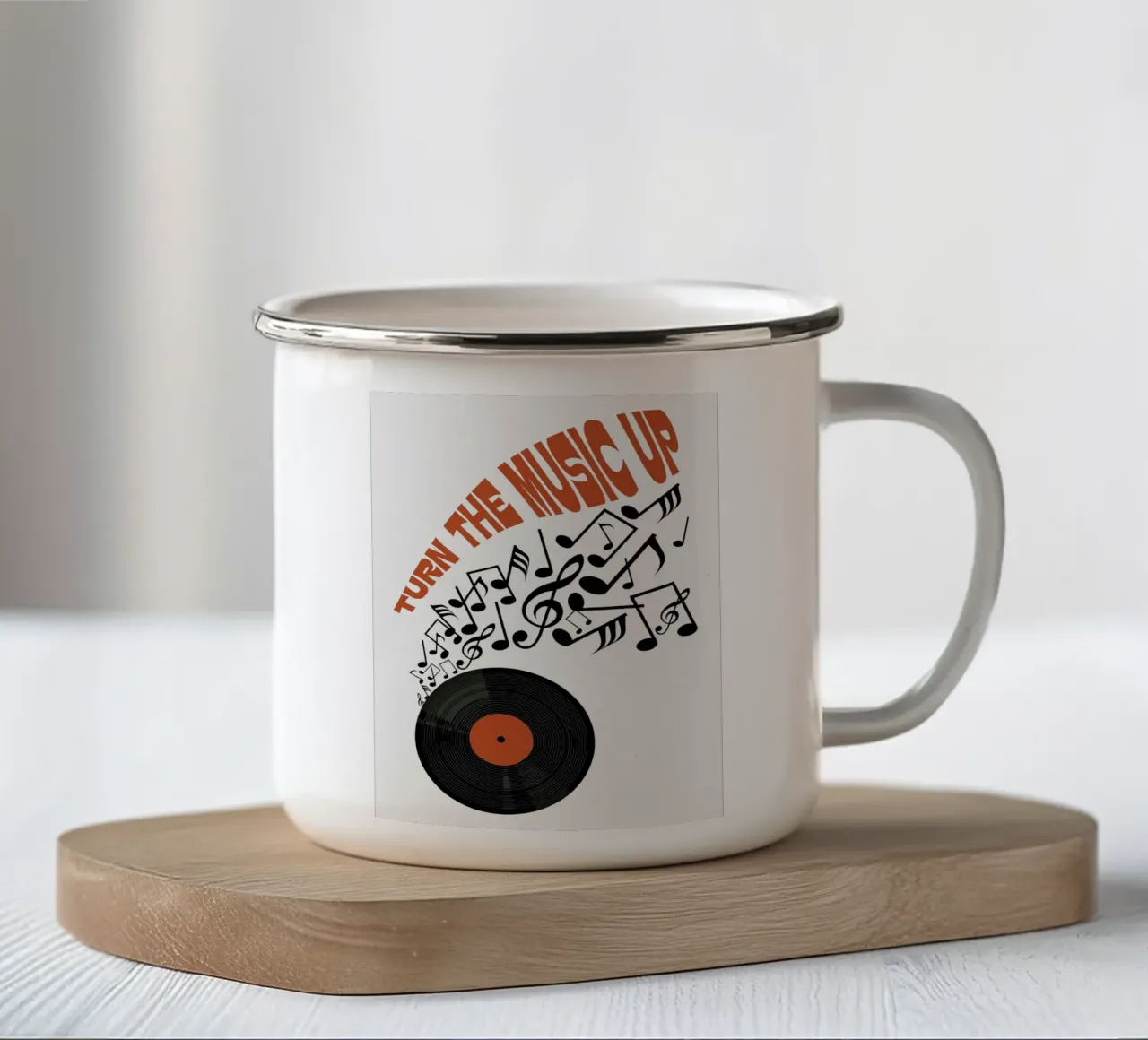 Arte del vinile di Turn the Music Up tazza in smalto da Kimberly Johnson