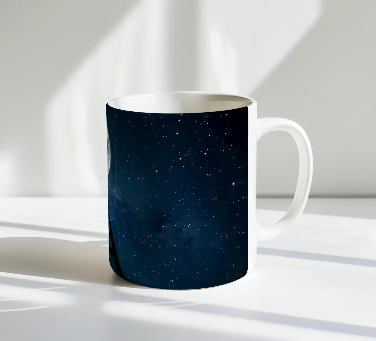 Scala per la luna nel cielo stellato tazza in ceramica da DesignDoodle